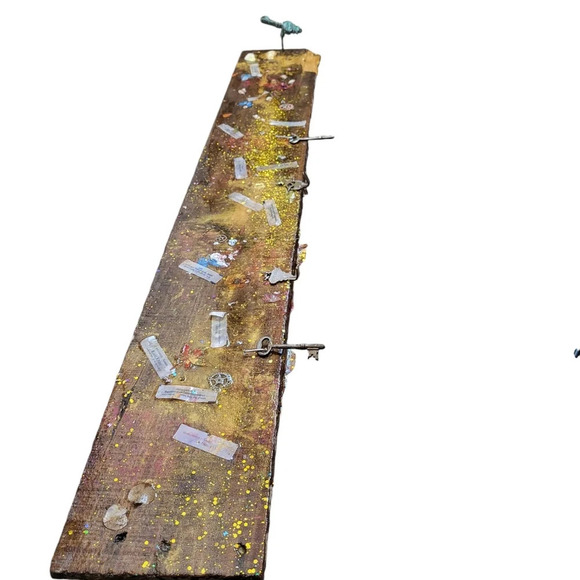 Handmade Skeleton Key Holder Wood Epoxy Resin Key Holder - Picture 7 of 11